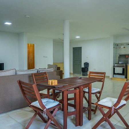 E&E Self Catering Hotel Beau Vallon  Luaran gambar