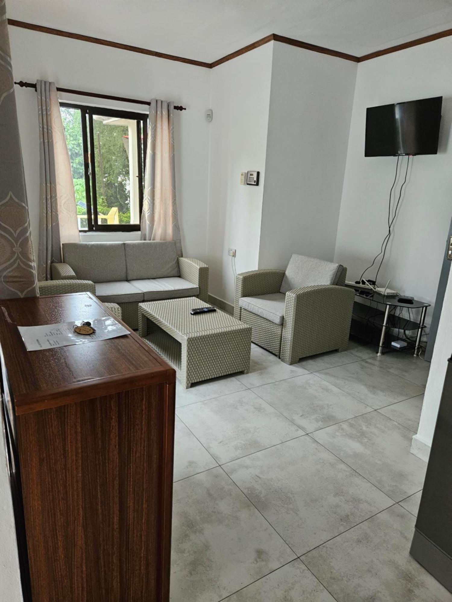 E&E Self Catering Hotel Beau Vallon  Luaran gambar