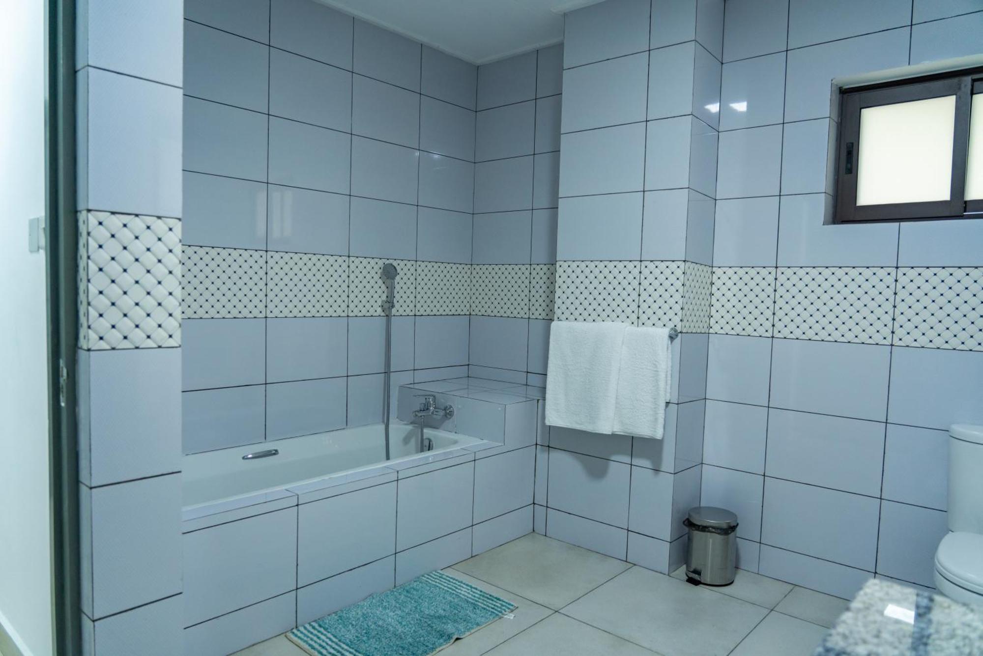 E&E Self Catering Hotel Beau Vallon  Luaran gambar